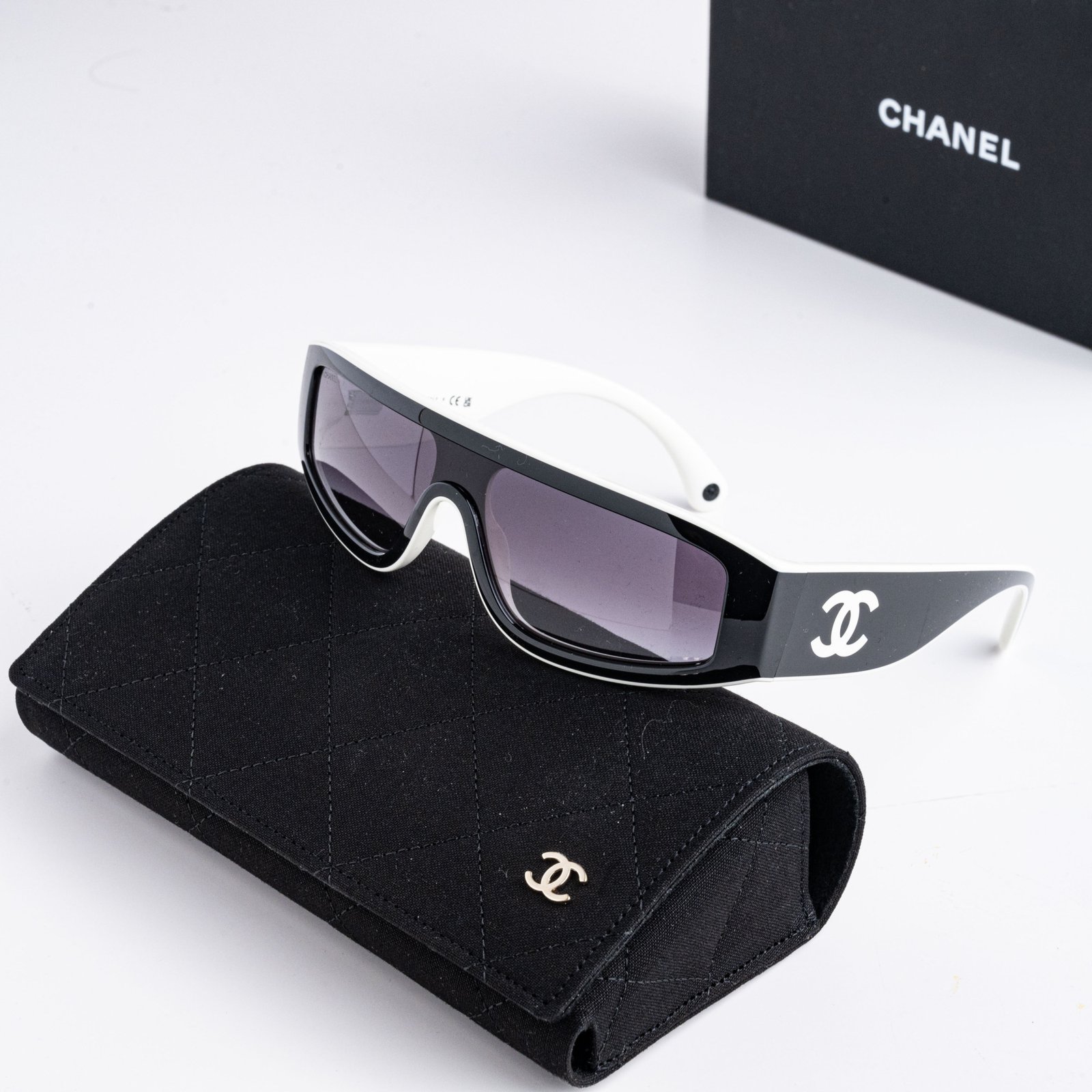 CHANEL 0CH6057 1656S6 BLACK WHITE GREY – 124-24-140 (2)