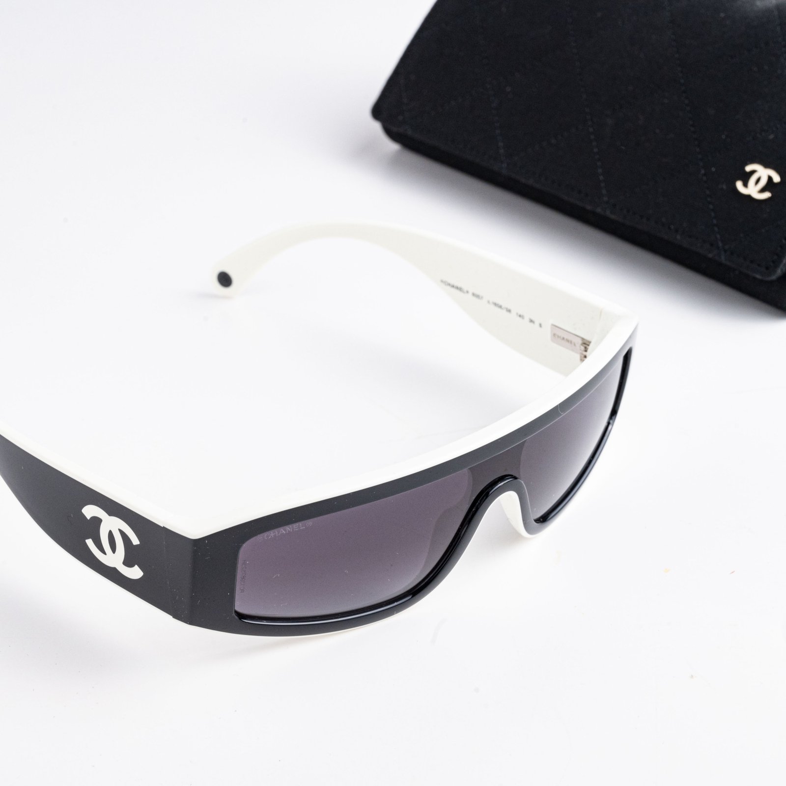 CHANEL 0CH6057 1656S6 BLACK WHITE GREY – 124-24-140 (5)