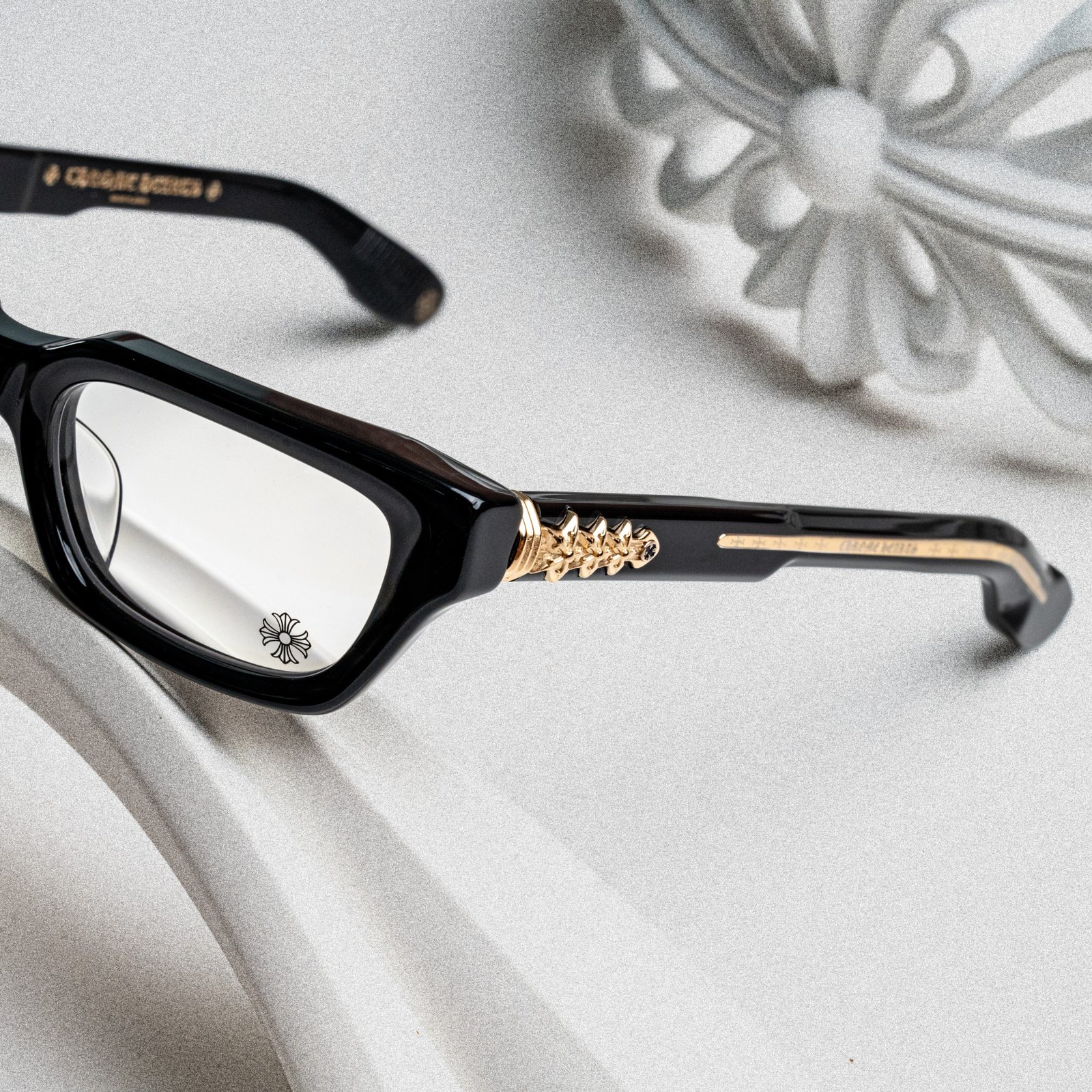 CHROME HEARTS ASSTRAORDINAIRE BLACK – 18K GOLD PLATED (2)