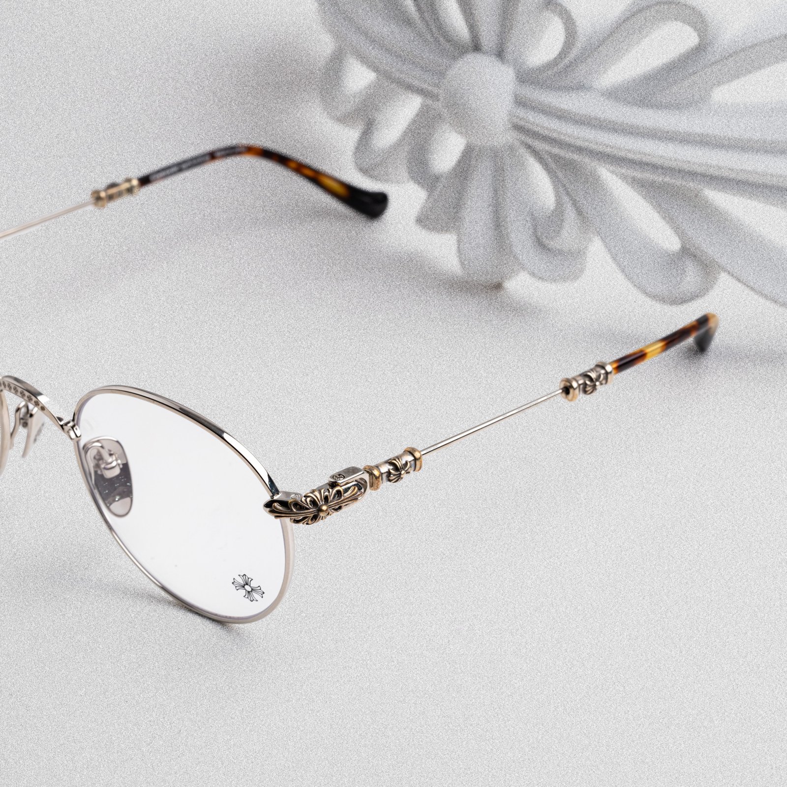 CHROME HEARTS BUBBA – A SHINY SILVER – PLASTIC – 49-22-145 (2)