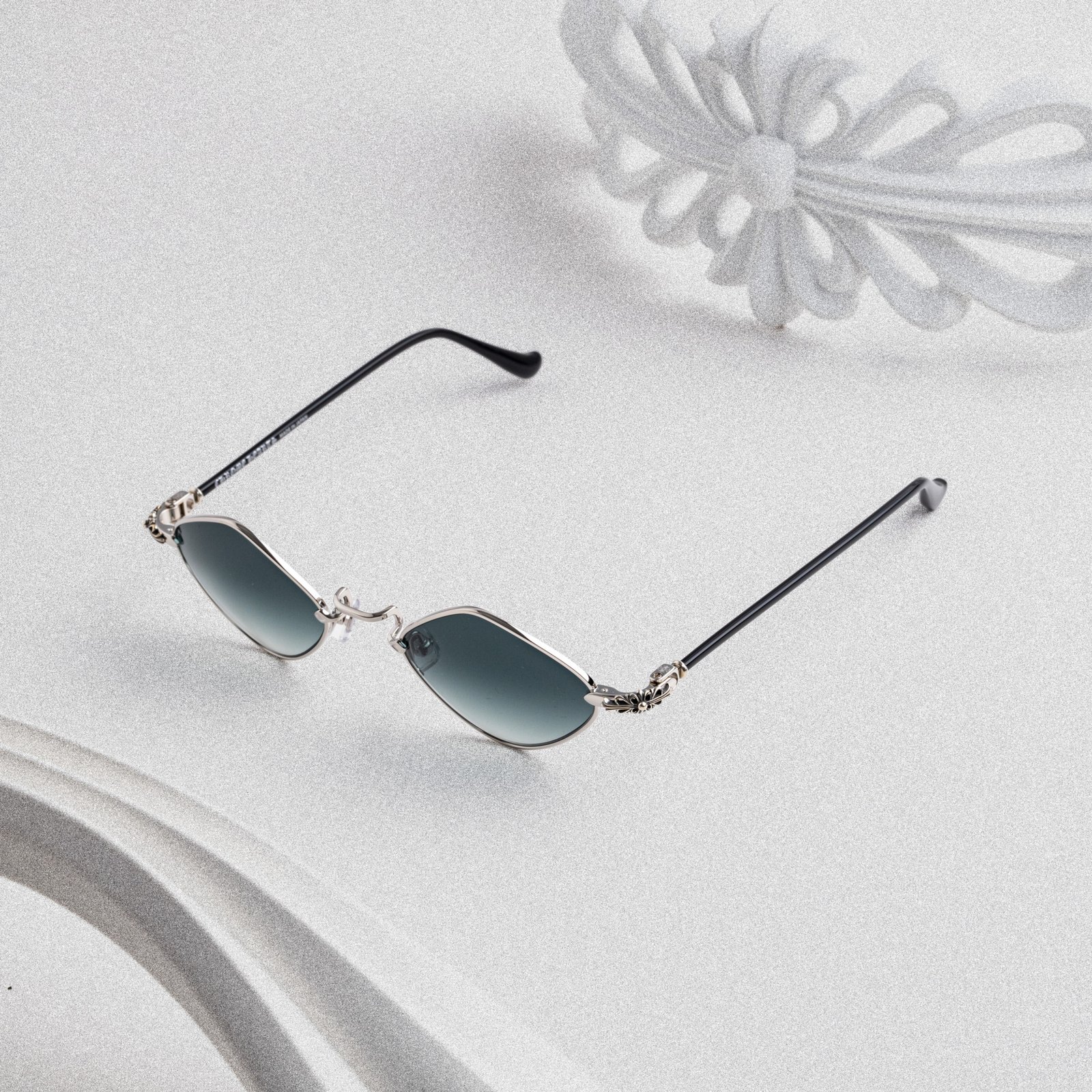 CHROME HEARTS DIAMOND DOG SHINY SILVER/ BLACK