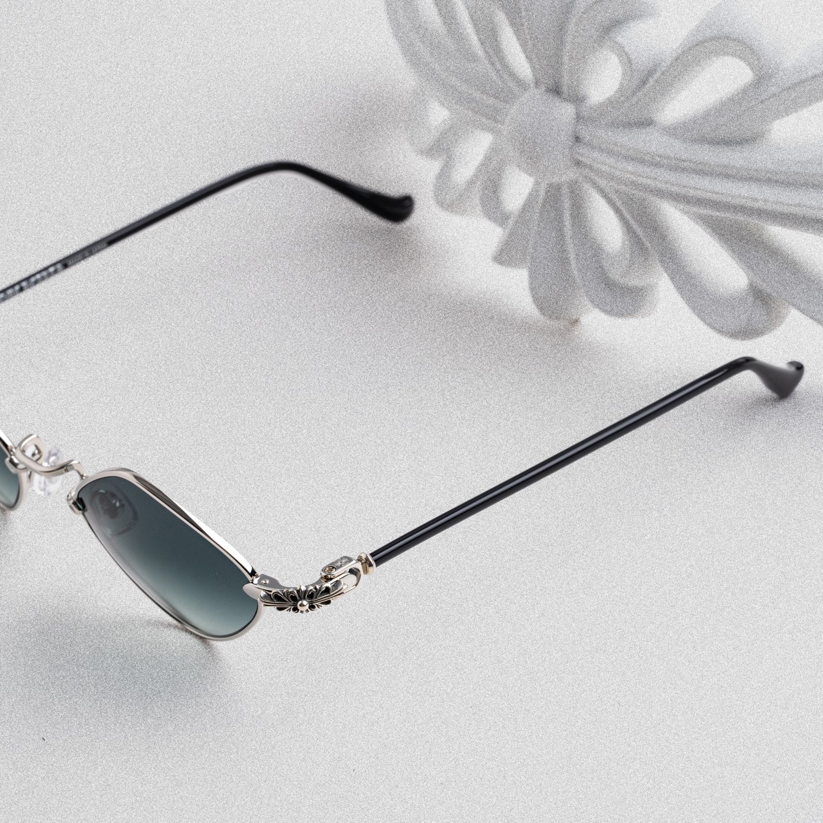 CHROME HEARTS DIAMOND DOG SHINY SILVER- BLACK – 50-22-141 (2)