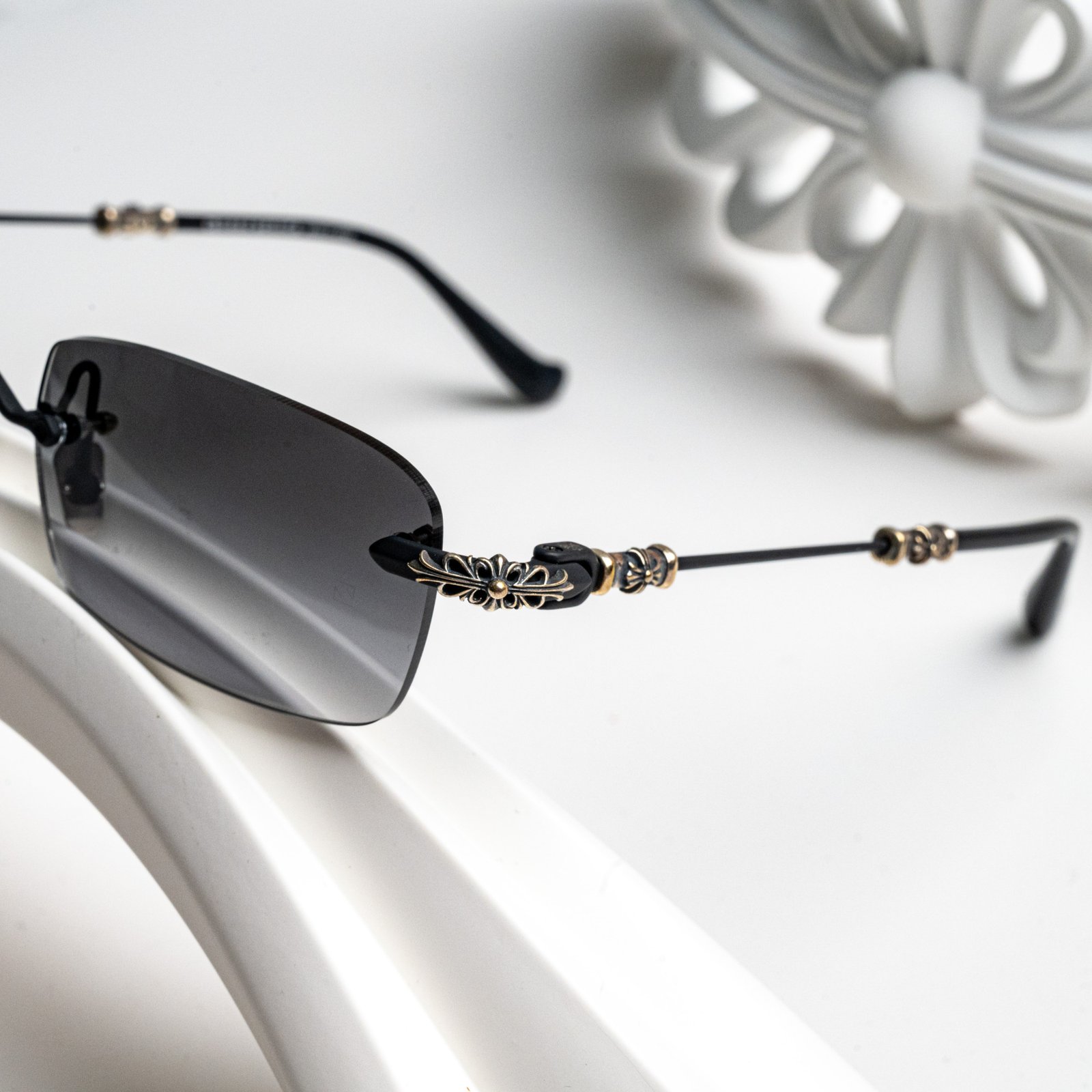 CHROME HEARTS PILLS III MATTE BLACK- MATTE BLACK – PLASTIC – SUN – 52-19-145 (2)