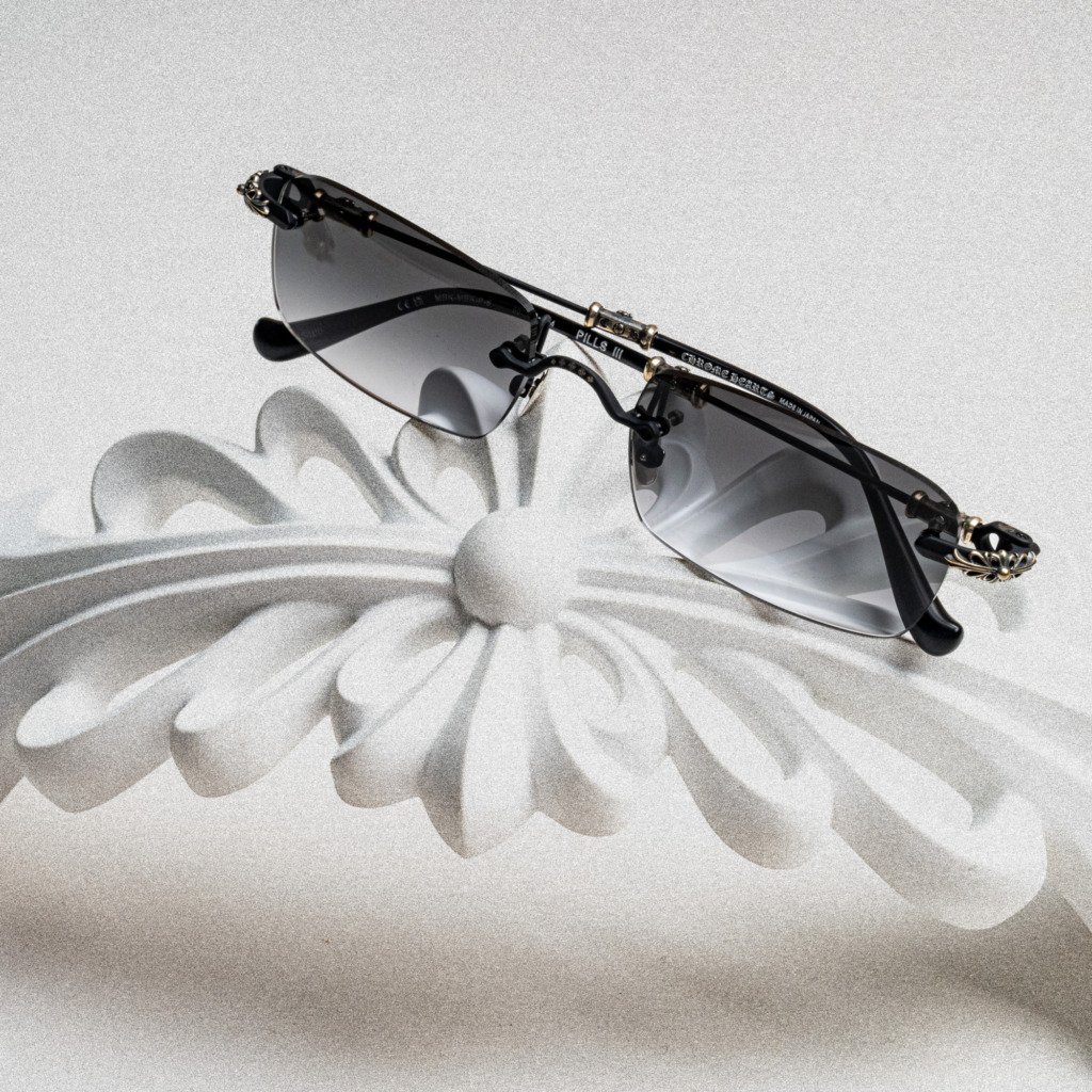 CHROME HEARTS PILLS III MATTE BLACK- MATTE BLACK – PLASTIC – SUN – 52-19-145 (4)