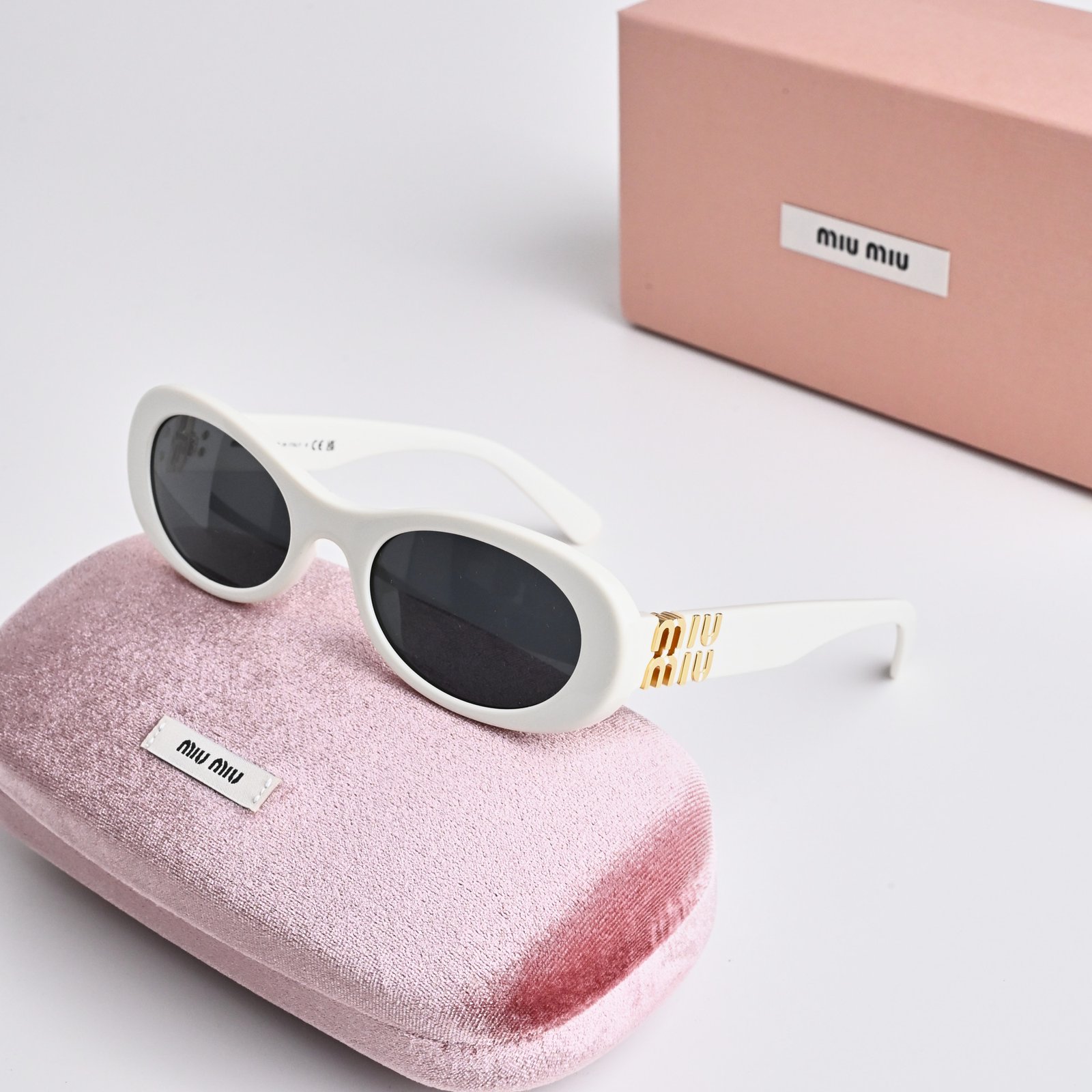 MIU MIU MU 06ZS 1425S0 WHITE