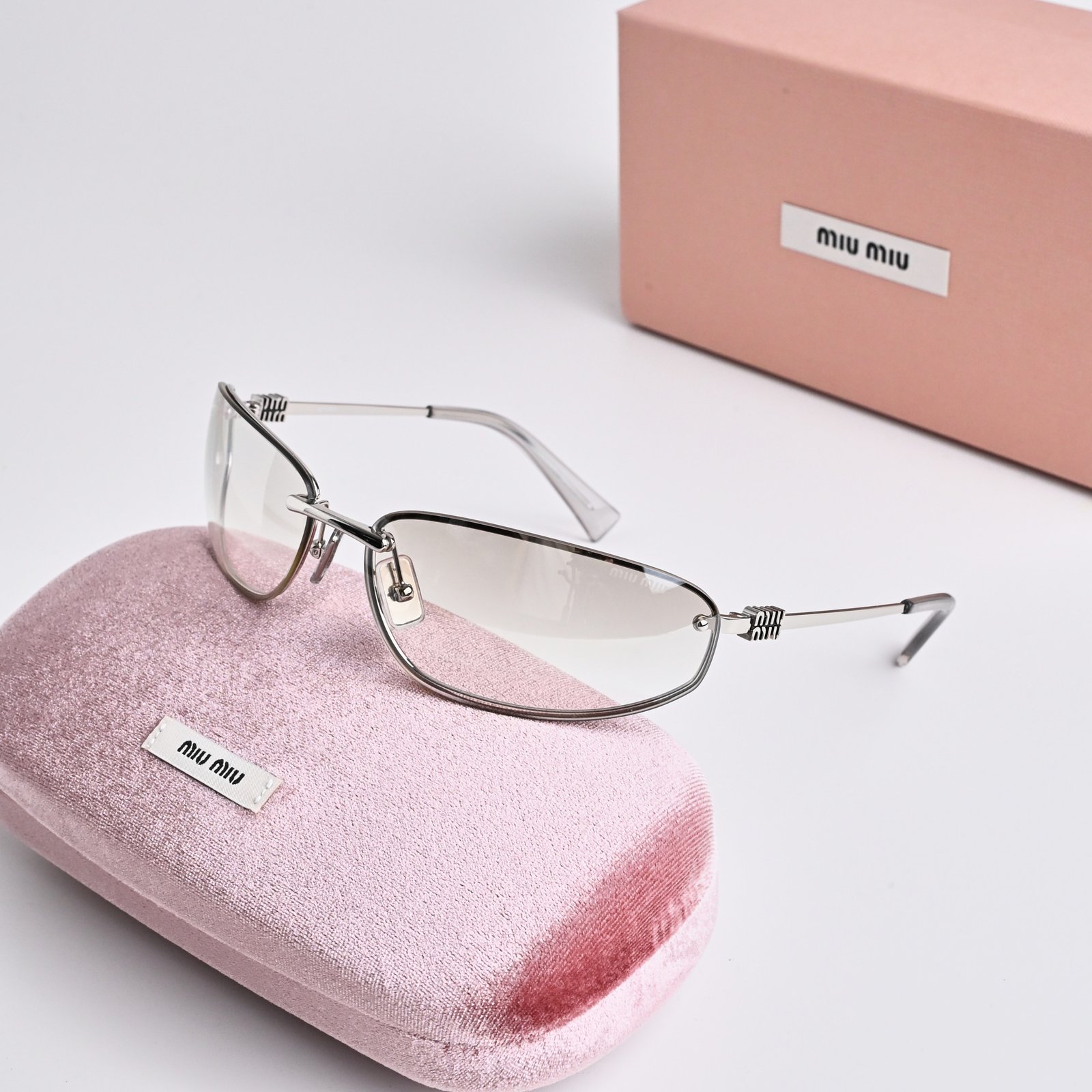 MIU MIU MU A50S 1BC8H1 SILVER SILVER GRADIENT