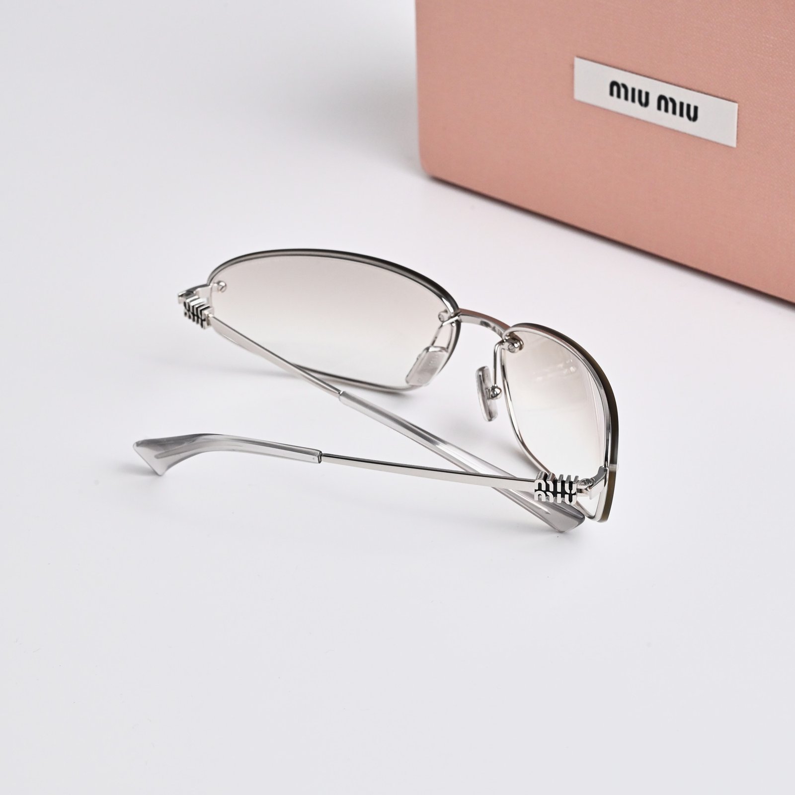 MIU MIU MU A50S 1BC8H1 SILVER SILVER GRADIENT – 68-15-130 (2)