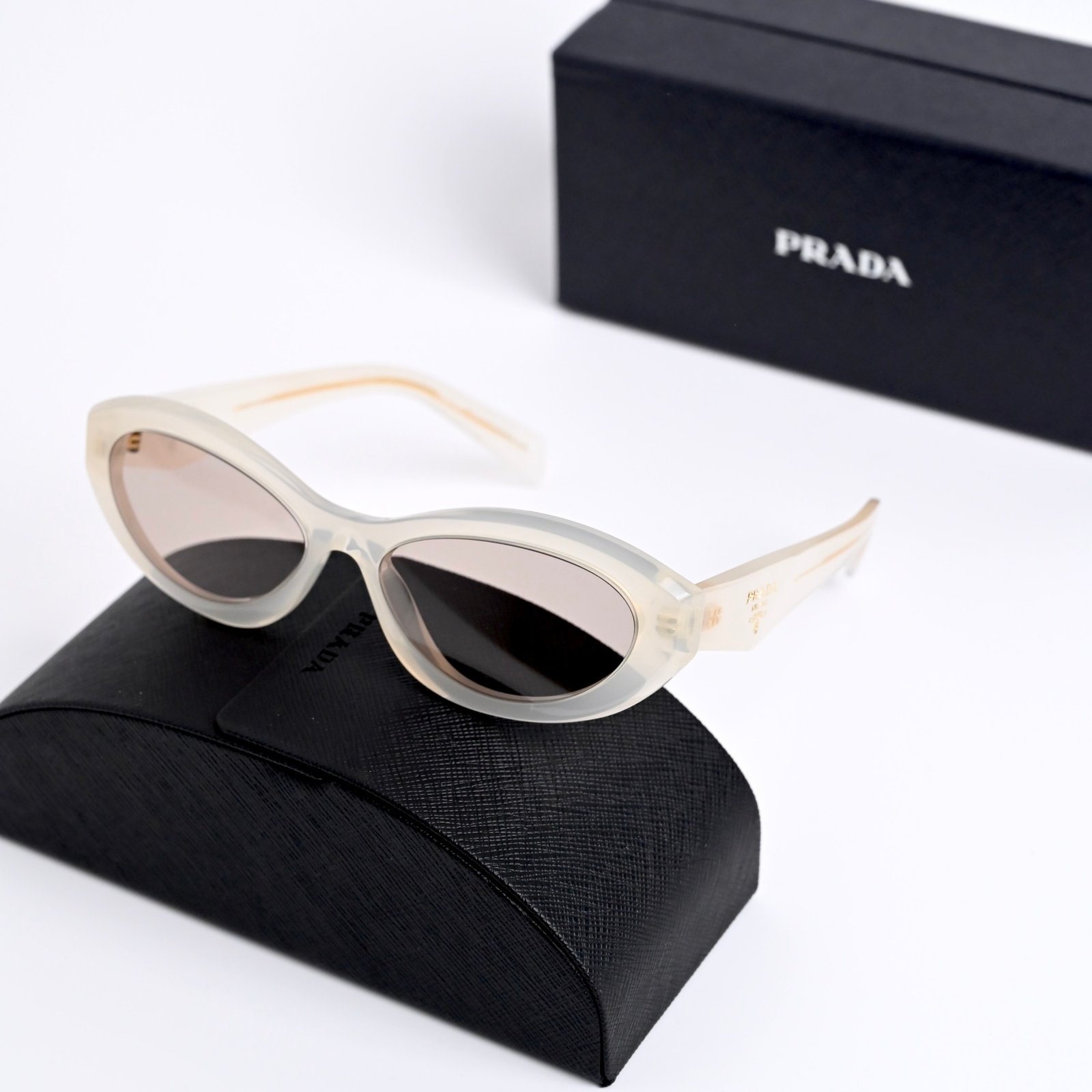 PRADA PR 26ZS 12V4I2 OPAL MILK