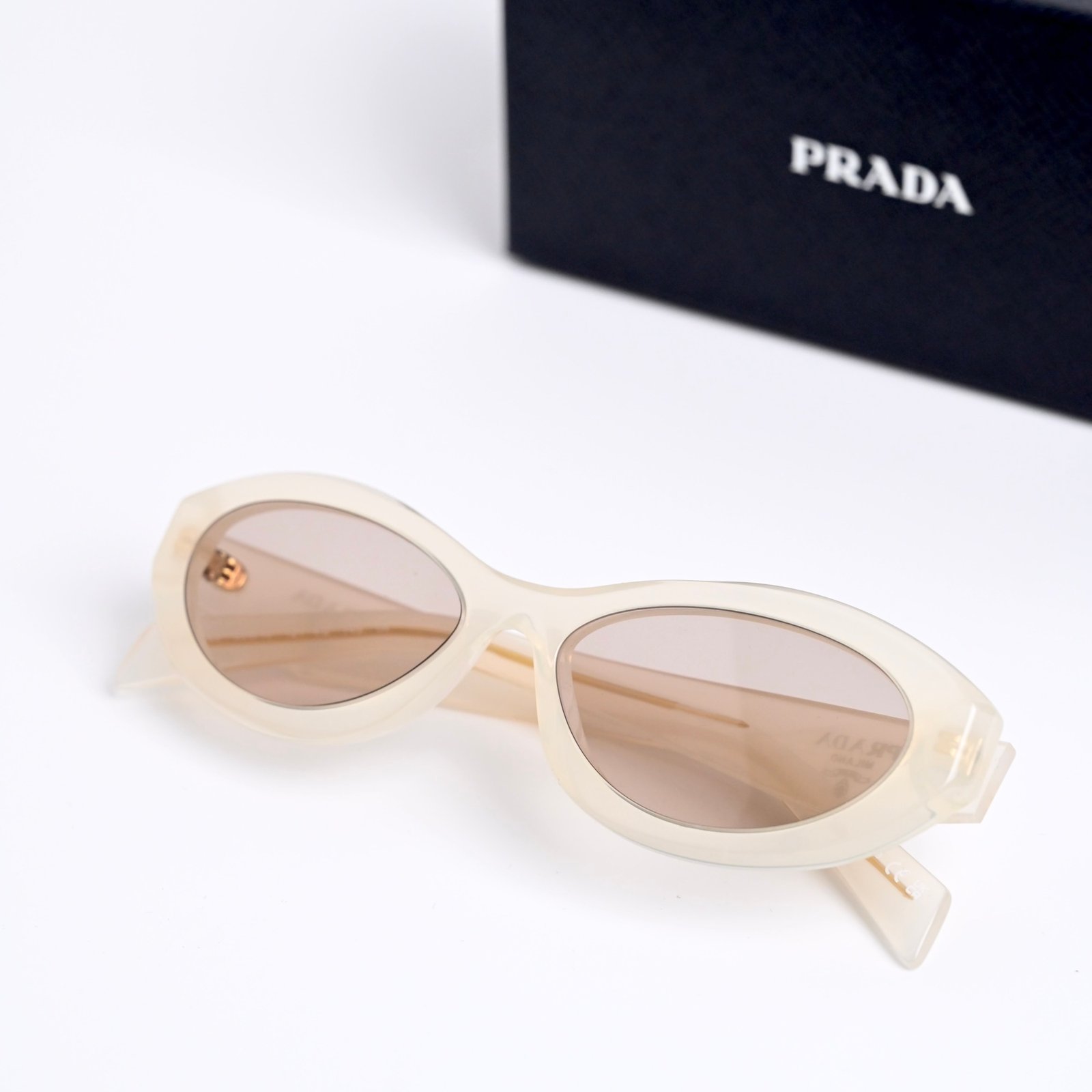 PRADA 0PR 26ZS 12V4I2 OPAL MILK – 55_16_145