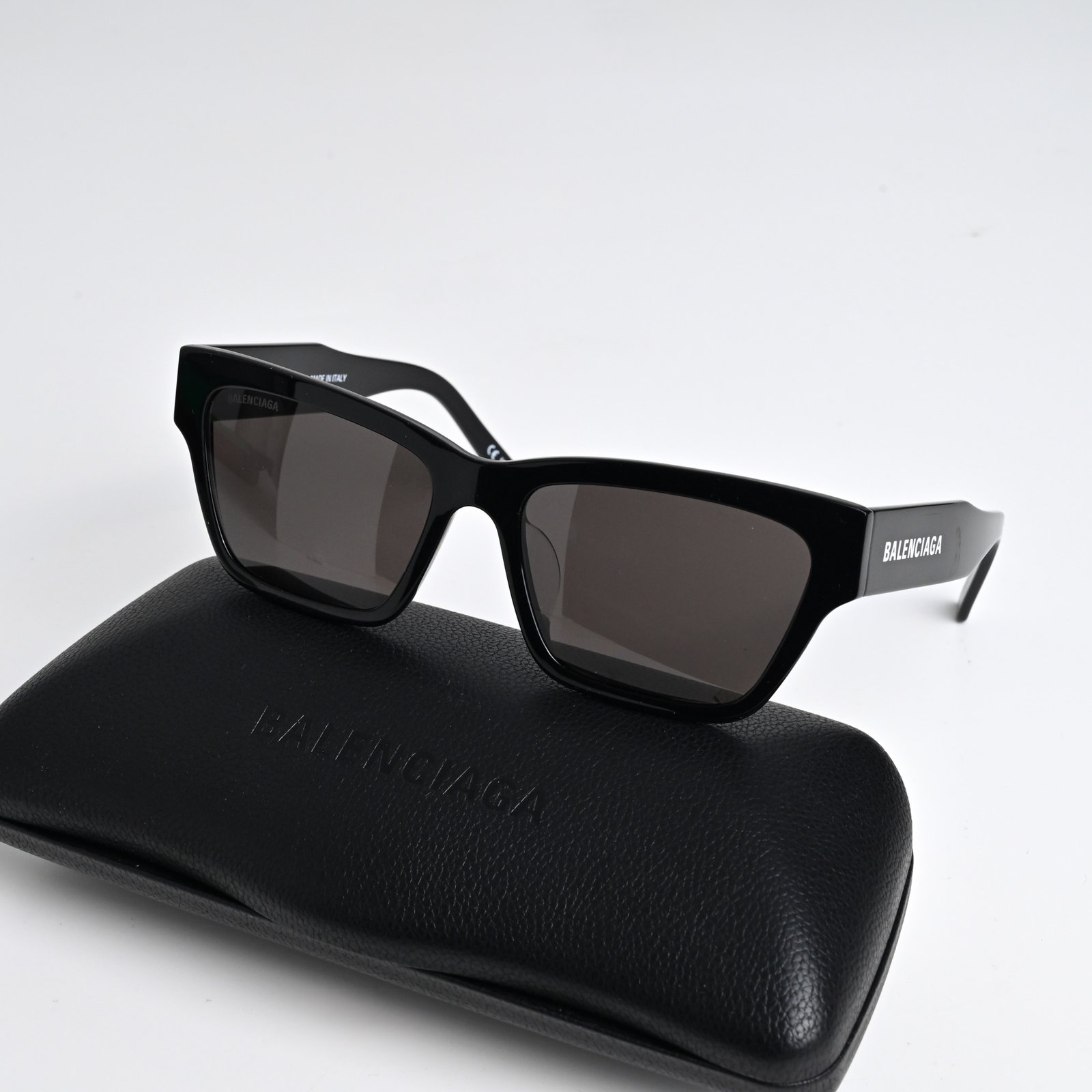 BALENCIAGA BB0307SA 001 BLACK GREY – 56-17-145 (2)