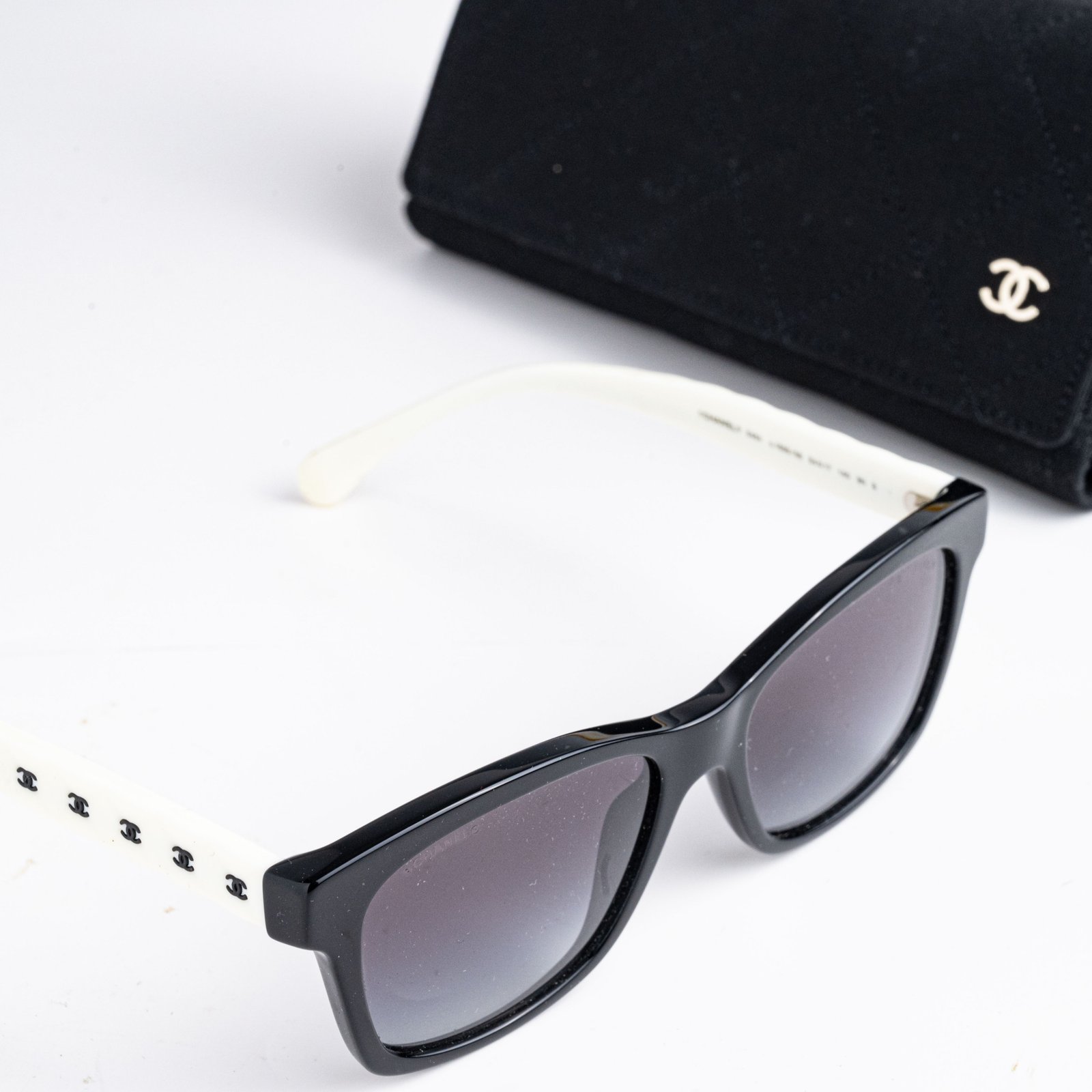 CHANEL 0CH5484 1656S6 BLACK WHITE GREY – 54-17-140 (5)