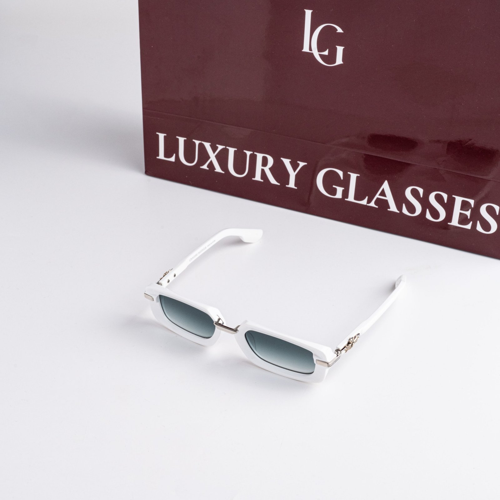 CHROME HEARTS ASSTRAVAGANT WHITE