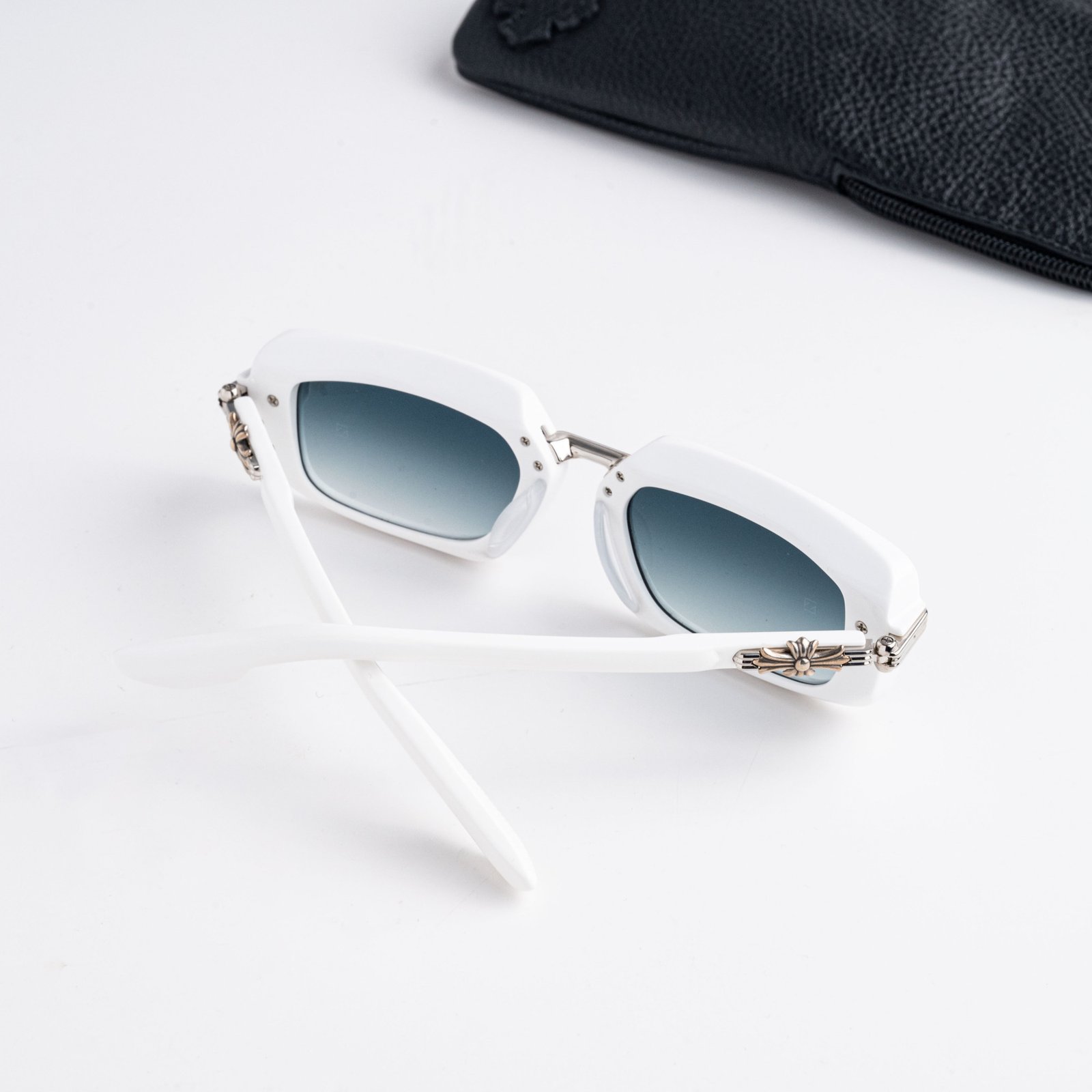 CHROME HEARTS ASSTRAVAGANT WHITE (5)