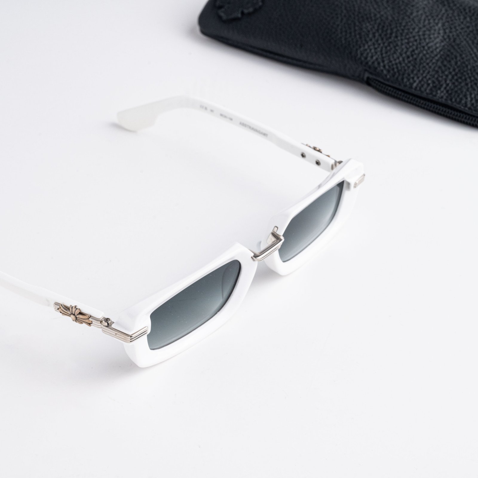 CHROME HEARTS ASSTRAVAGANT WHITE (6)