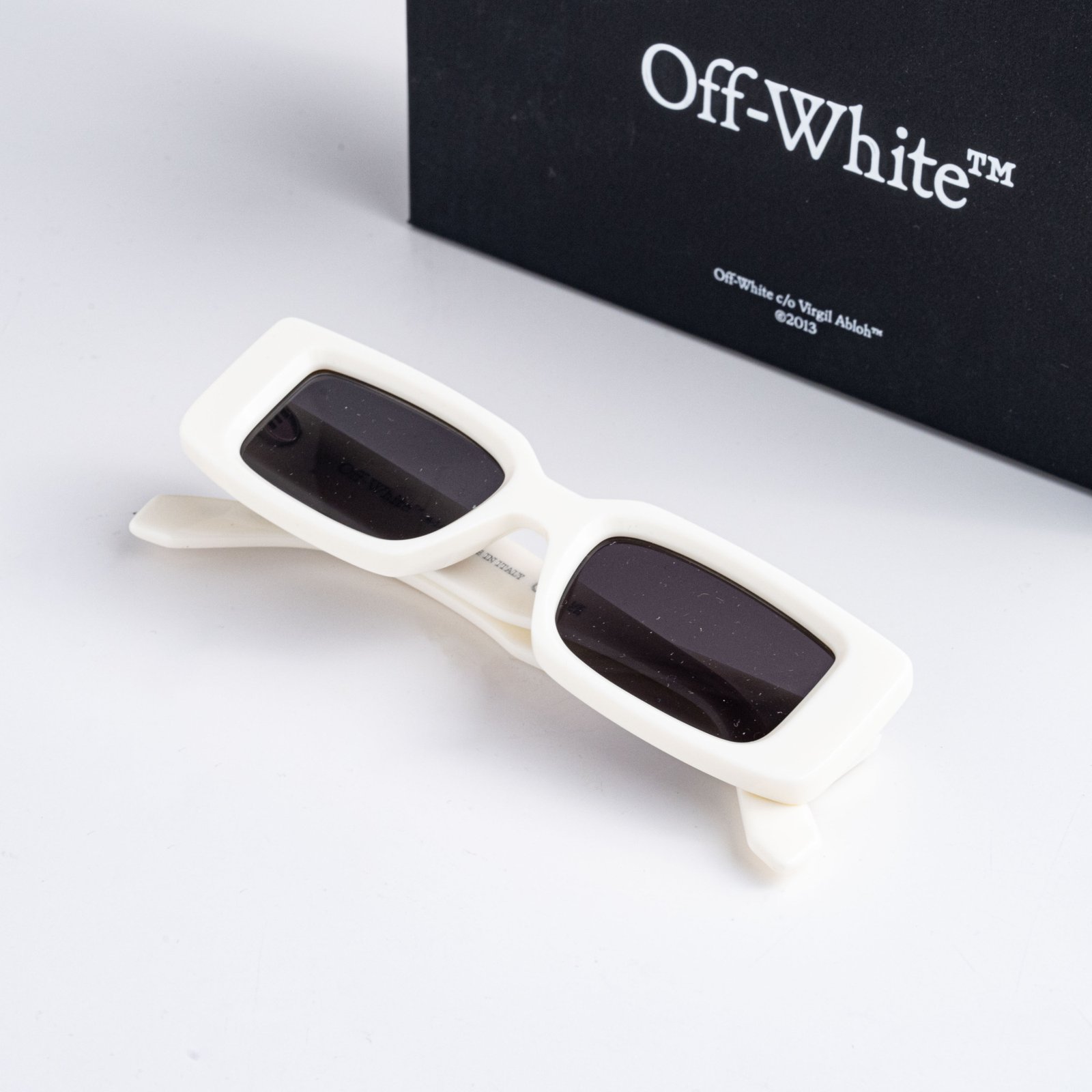 OFF WHITE ARTHUR WHITE DARK GREY SS24 OERI127S24PLA0010107 WHITE – 50_20_150 (4)