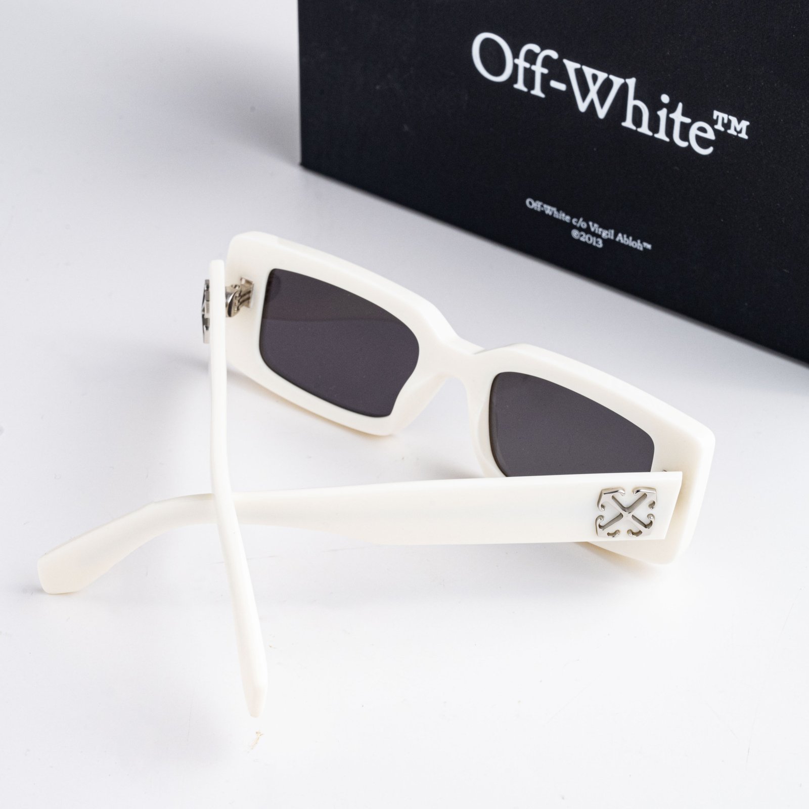 OFF WHITE ARTHUR WHITE DARK GREY SS24 OERI127S24PLA0010107 WHITE – 50_20_150 (5)