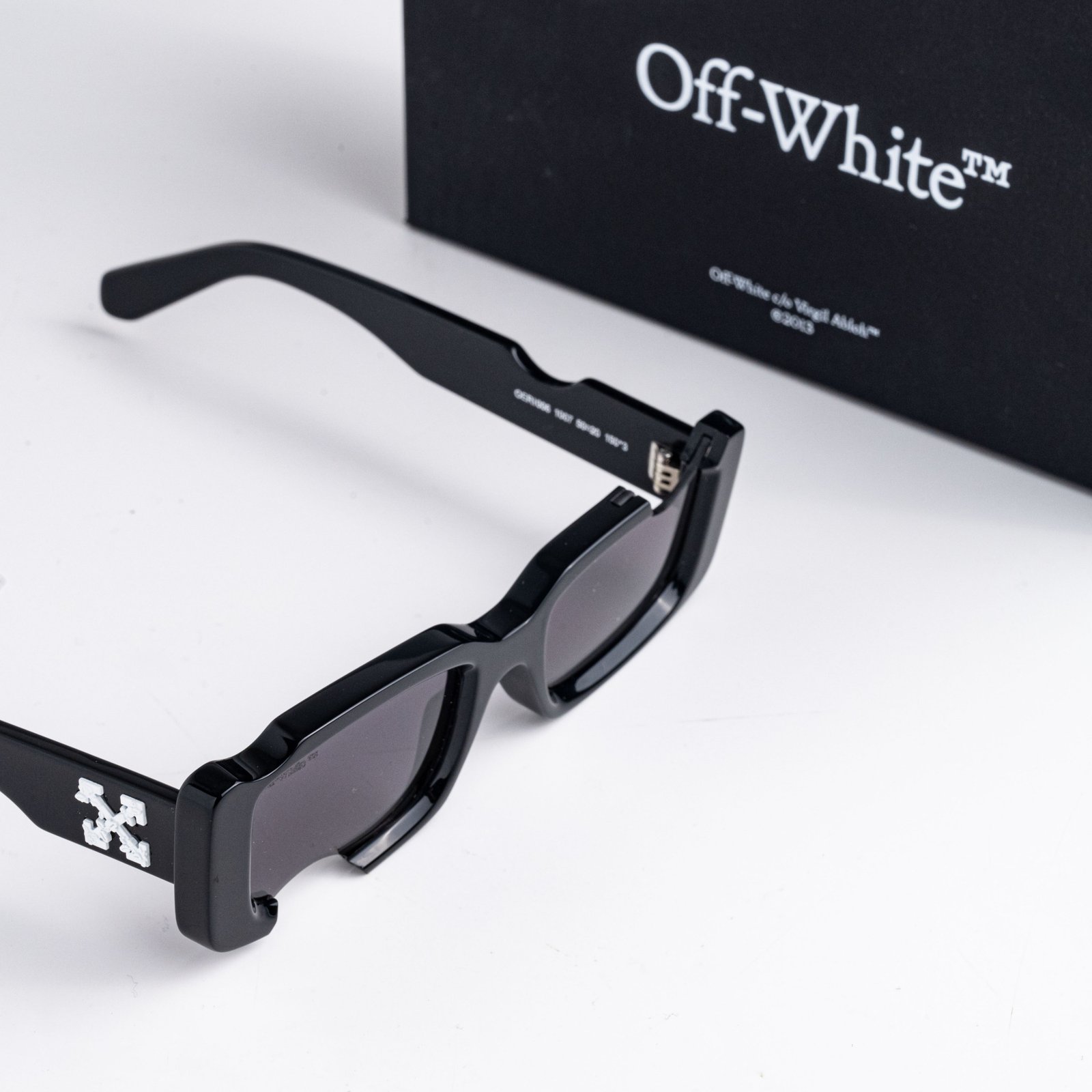 OFF WHITE CADY CUT OERI006C99PLA0011007 BLACK – 50_20_150 (6)