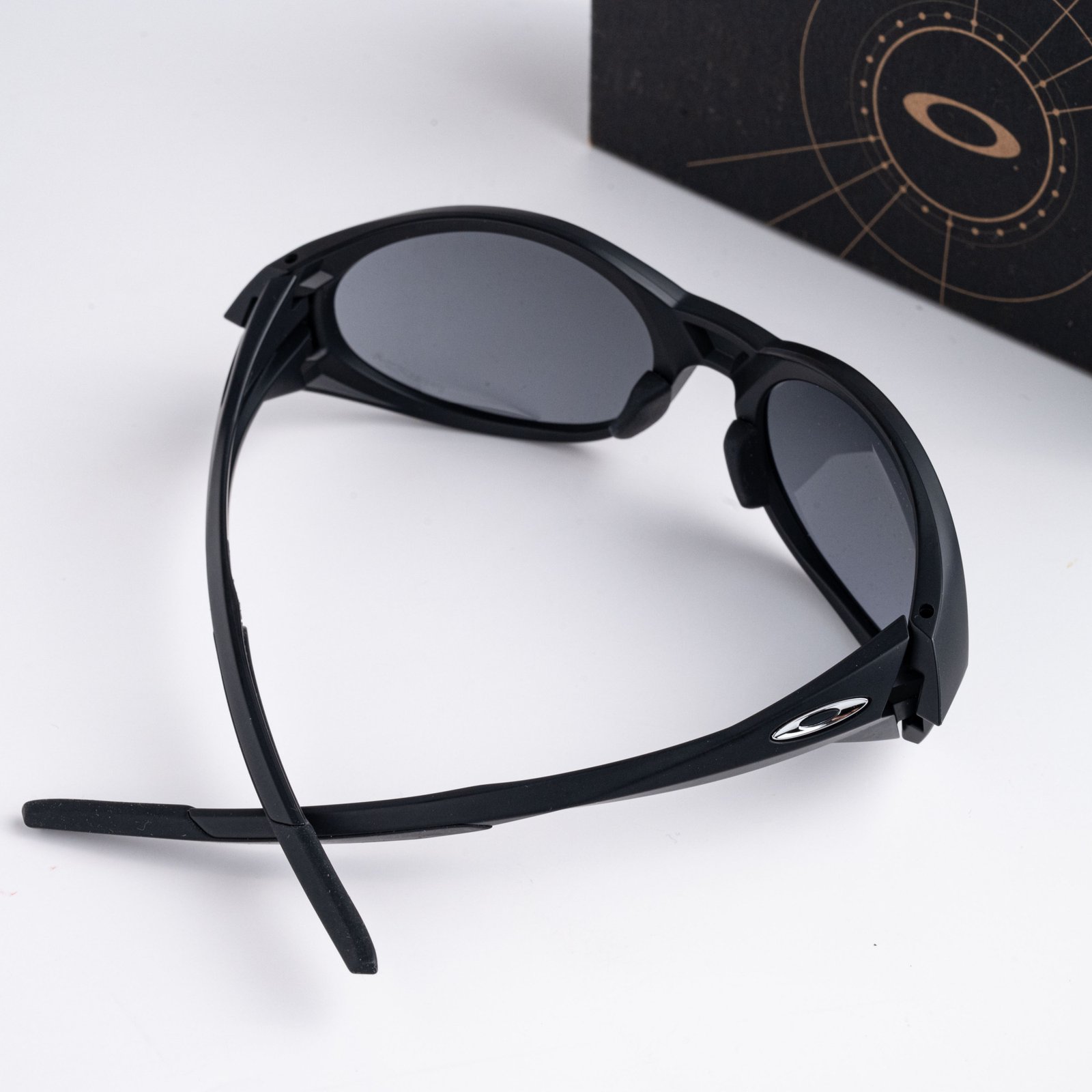 OAKLEY 0OO9438 943801 MATTE BLACK PRIZM GREY – 58_19_137