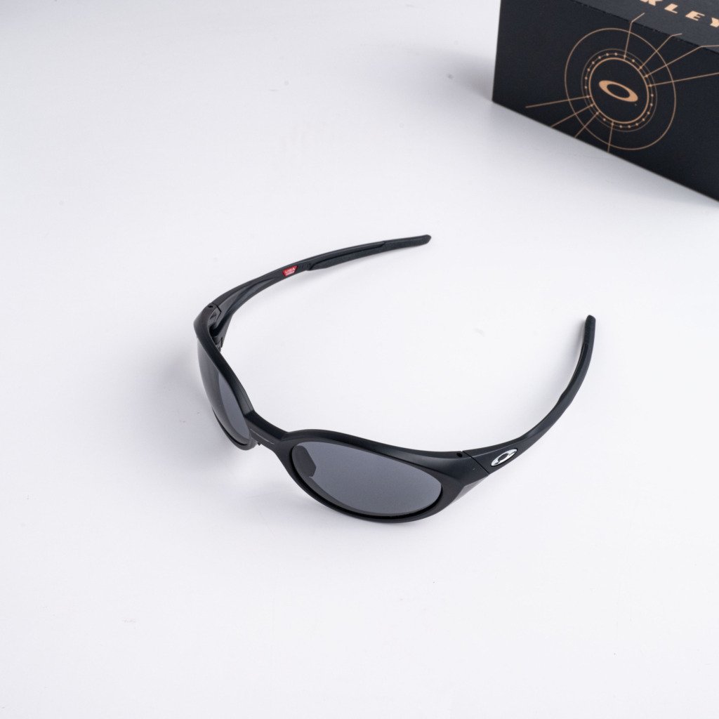 OAKLEY 0OO9438 943801 MATTE BLACK PRIZM GREY – 58_19_137(1)