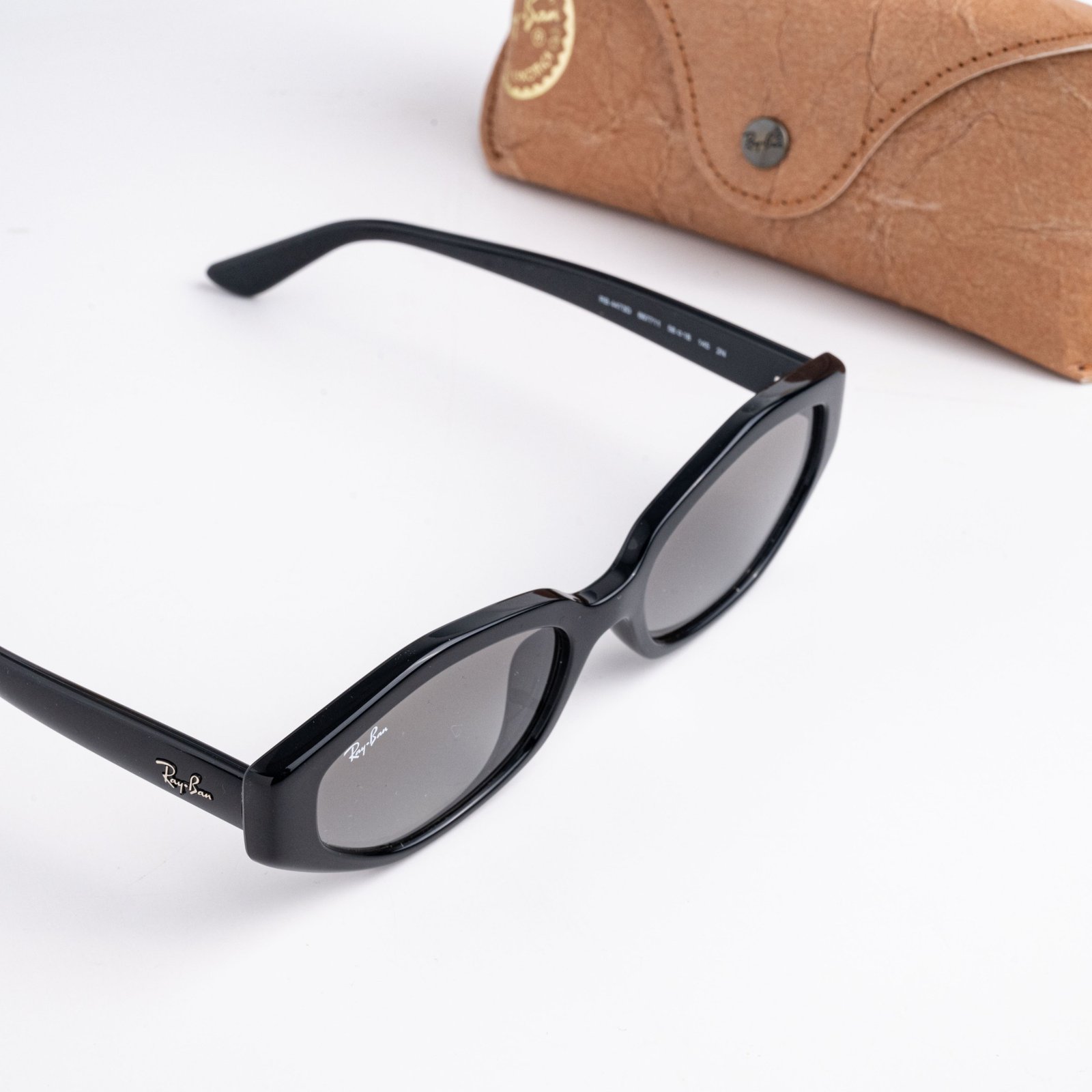 RAYBAN x JENNIE 0RB4473D 667711 BLACK GRADIENT GREY – 56_18_145(2)