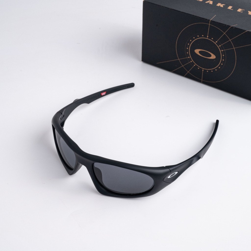 OAKLEY 0OO9528 952801 MATTE BLACK PRIZM GREY – 60_18_130