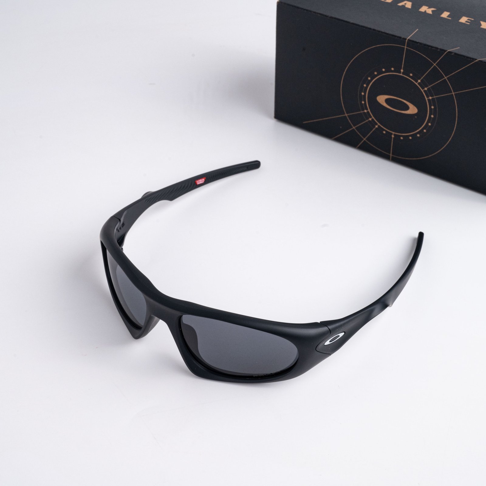OAKLEY 0OO9528 952801 MATTE BLACK PRIZM GREY – 60_18_130